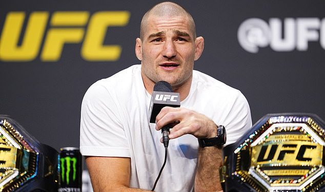 ستريكلاند يوافق على قتال كوستا في مباراة UFC 302