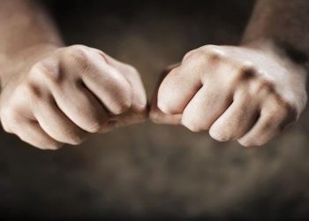 قوة قبضة اليد تكشف مدي صحة الجسم
