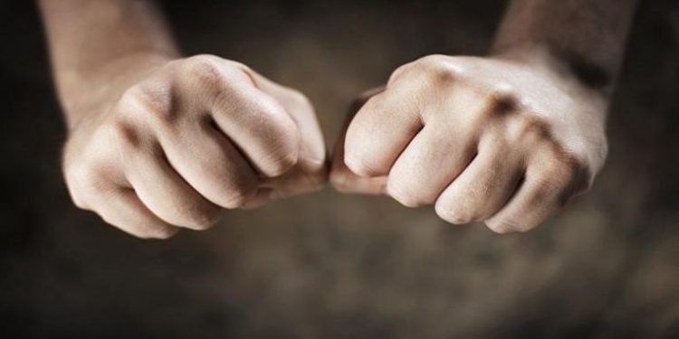 قوة قبضة اليد تكشف مدي صحة الجسم