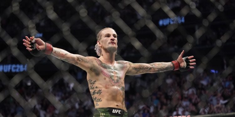 أومالي نجم الفنون القتالية يتعرض لموقف سئ بسبب بلاغ كاذب