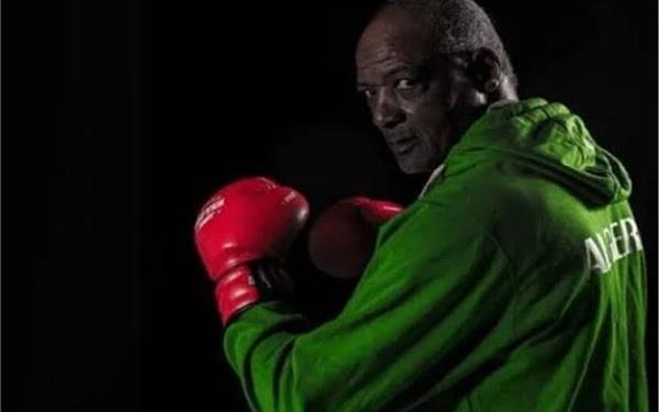 أسطورة الملاكمة الجزائرية يتعرض لحادث خطير