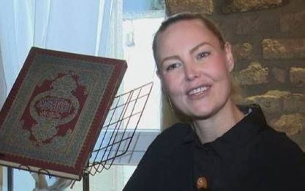 الألمانية هانا بطلة الكيك بوكسينج تعلن إسلامها