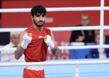 الملاكم الفلسطيني أبو سل يستعد للأولمبياد .. ومدربه يقود تدريباته عن بعد