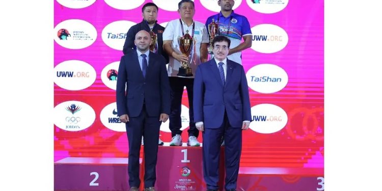 كازاخستان تفوز بكأس أسيا للمصارعة الرومانية