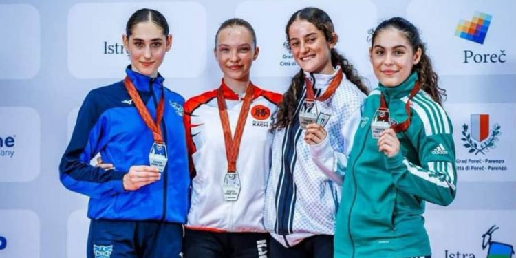 لاعبة فلسطين مريم بشارات تفوز ببرونزية الدوري العالمي للكاراتيه