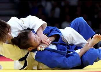 دورة باريس/ ناتسومي تفوز بذهبية الجودو