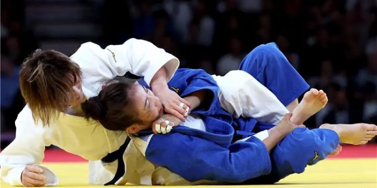 دورة باريس/ ناتسومي تفوز بذهبية الجودو