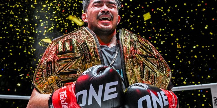 ساينشاي بطل العالم في الكيك بوكسينغ والمواي تاي