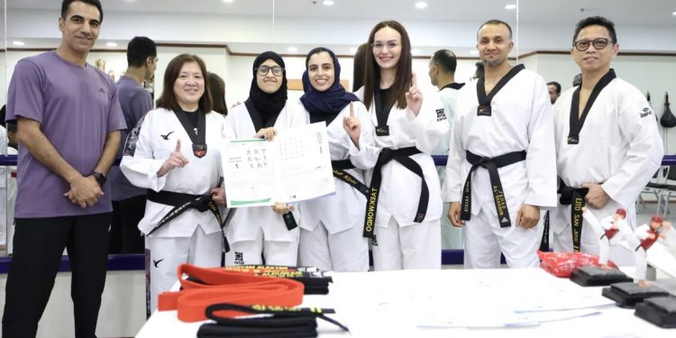 6 من لاعبات القادسية يحصلن على الحزام الأسود فى التايكوندو