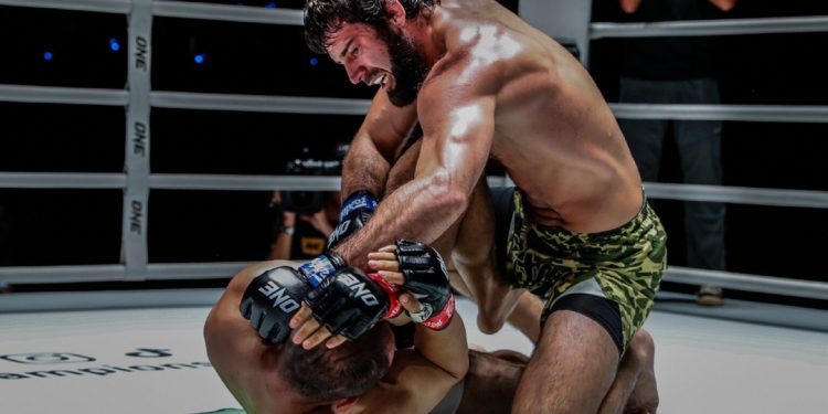 شامل أردوغان يواجه أسطورة ميانمار .. ويتمنى لقاء ماليخين