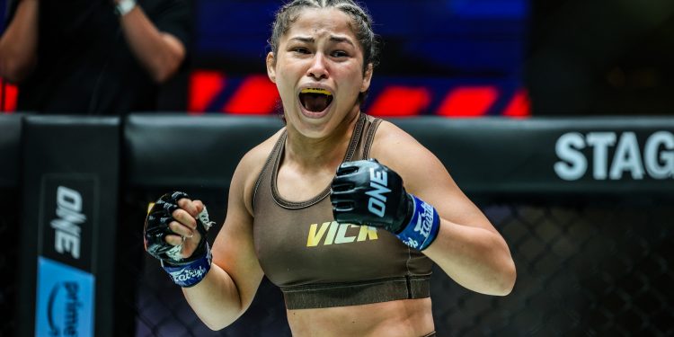 فيكتوريا سوزا تهزم أليز أندرسون في عرض ONE 168 من بطولة ون