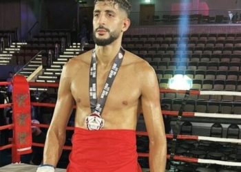 المغربي أسويق فى تحد مثير أمام سيناسموت بعرض ون فايت نايت 25