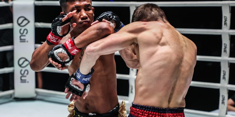 رودتانج هزم جايكوب سميث .. وحزام وزن الذبابة في المواي تاي يبقى شاغراً