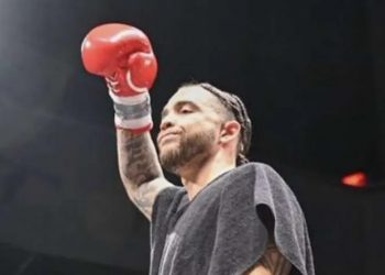 وفاة بطل العالم لوزن الثقيل فى الملاكمة بعد 6 أيام من فوزه باللقب