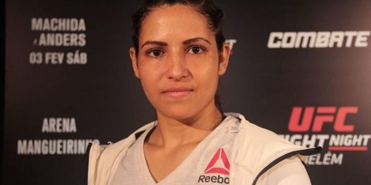 دانا وايت يشيد ببطلة فنون قتالية بعد موقفها الشجاع فى القبض علي لص