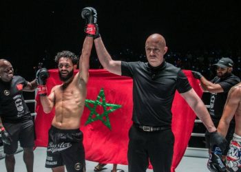 المغربي النهاشي يواجه أسطورة تايلاند فى الكيك بوكسينج