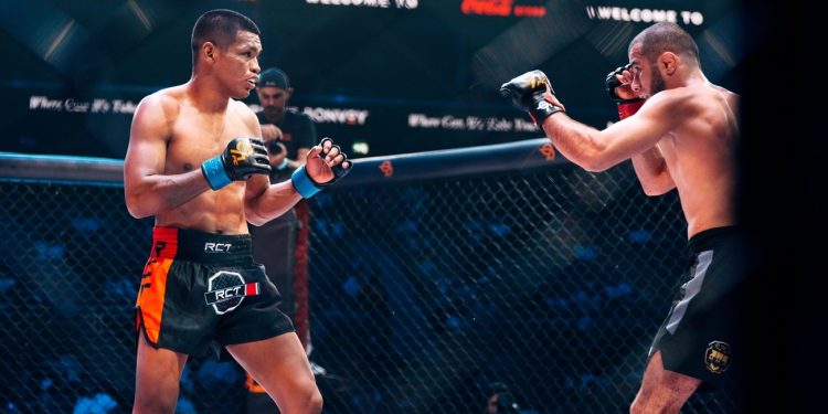 موكاييف يفوز بالنزال الرئيسي فى بطولة 971 للفنون القتالية