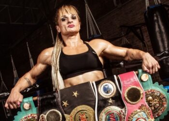 وفاة أليخاندرا أوليفيراس بطلة العالم في الملاكمة بعد إصابتها بسكتة دماغية