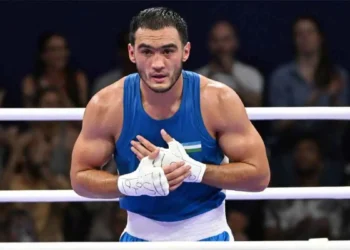 إيقاف الملاكم عزيز بك بعد سقوطه فى إختبار المنشطات