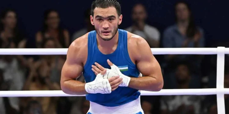 إيقاف الملاكم عزيز بك بعد سقوطه فى إختبار المنشطات