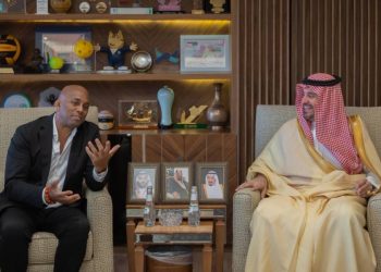 تعزيز التعاون بين السعودية والإتحاد الدولي للفنون القتالية