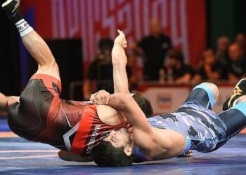 فى إطار تحسين العلاقات .. الروس يهزمون الأمريكان فى المصارعة