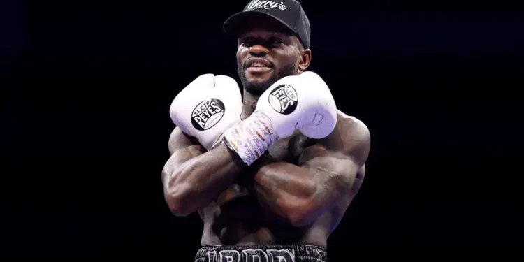 إسماعيل ديفيس : حلم اللقب البريطاني مرهون بفوزي على كايويمهين