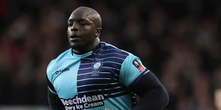 أضخم لاعب كرة فى العالم يتحول إلى الملاكمة