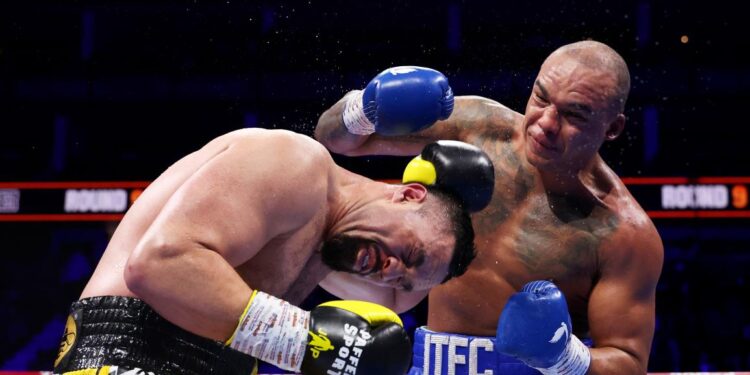 واردلي “محارب إبسويتش” يتحدي أوسيك .. وينتظره فى نزال على اللقب