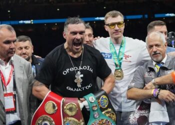 أولكسندر أوسيك يتخلى عن لقب منظمة الملاكمة العالمية