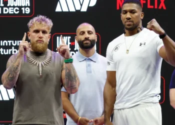 إقبال متواضع على نزال جوشوا وجيك بول رغم تدني سعر التذاكر