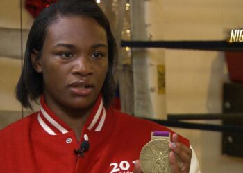 الملاكمة كلاريسا شيلدز توقع عقدا بقيمة 8 ملايين دولار