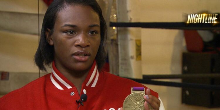 الملاكمة كلاريسا شيلدز توقع عقدا بقيمة 8 ملايين دولار