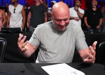 أبطال يو إف سي خارج قائمة أعلي الرياضيين دخلاً