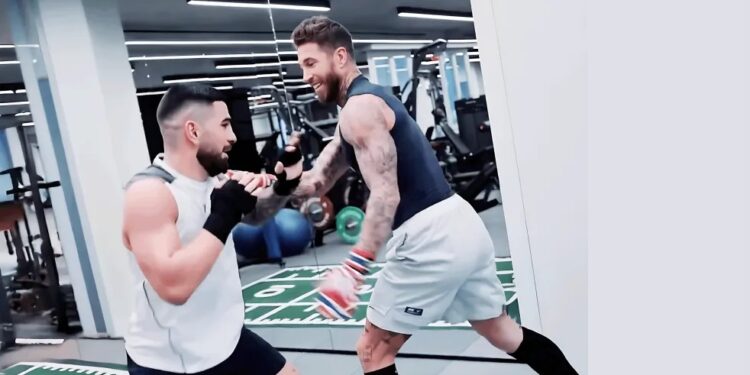 راموس يتدرب مع توبوريا فنون القتال المختلط