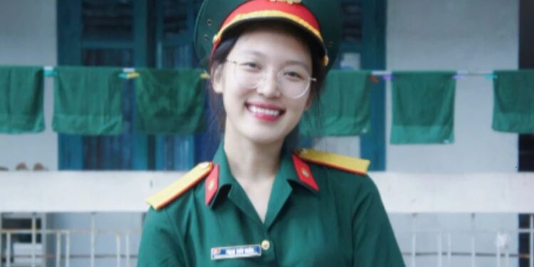 قصة ملهمة .. بطلة الكاراتيه اليتيمة التي تفوقت دراسيا بشكل مذهل