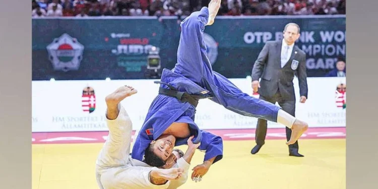 منتخب الإمارات للجودو يخوض 44 نزالا ضد نظيره الياباني