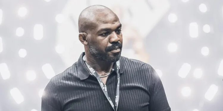 المقاتل جون جونز سفيراً عالمياً للملاكمة بدون قفازات