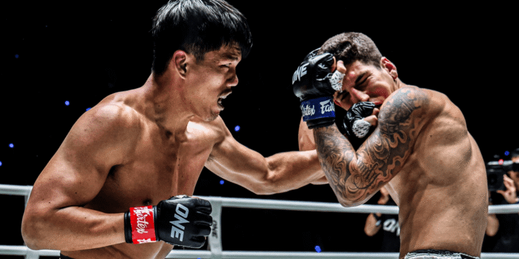 محمد حبيب ‌بور يسقط أمام كونغكلاي في عرض ONE Friday Fights 144