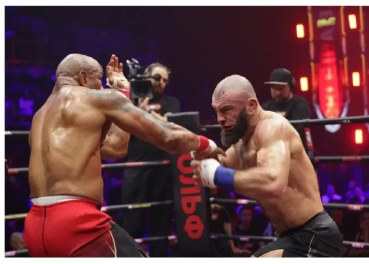 الروسي فاجابوف بطلاً لبطولة الملاكمة الدولية بدون قفازات